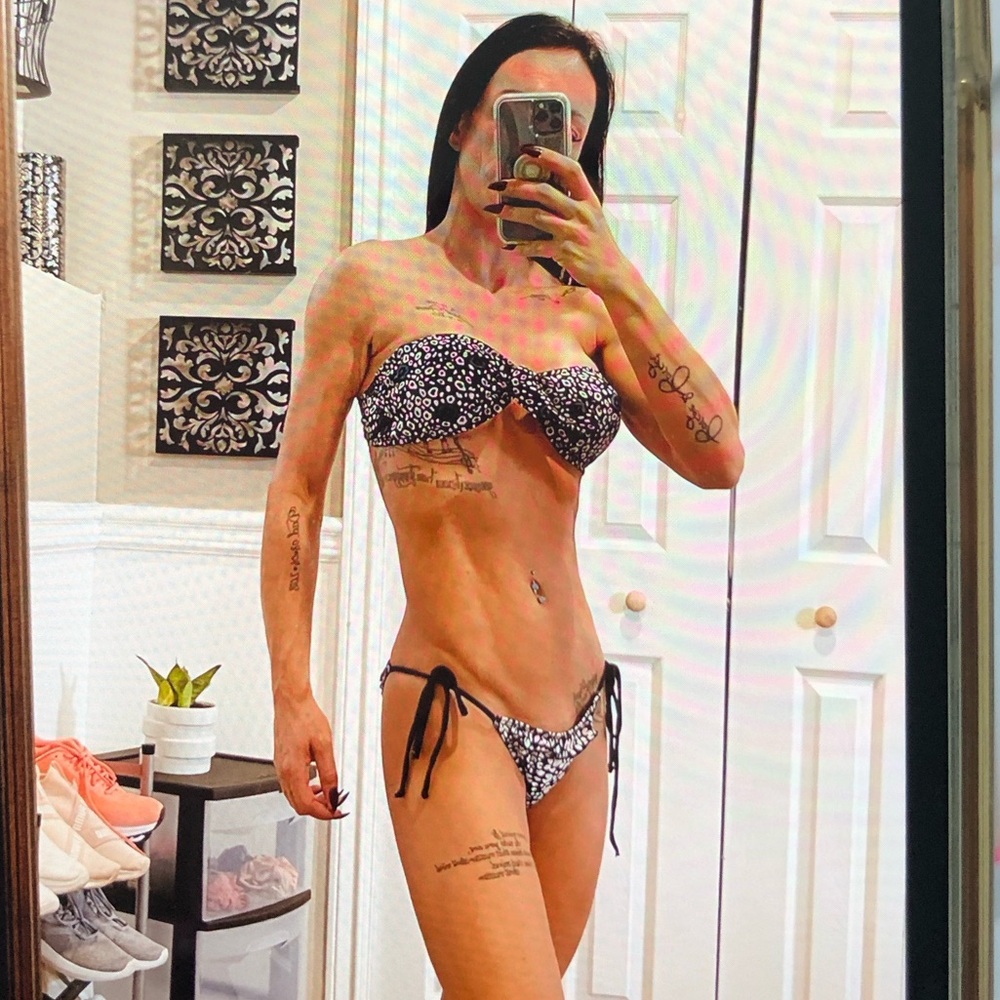 ⭐️ 2/$8 - Women’s Bikini ⭐️